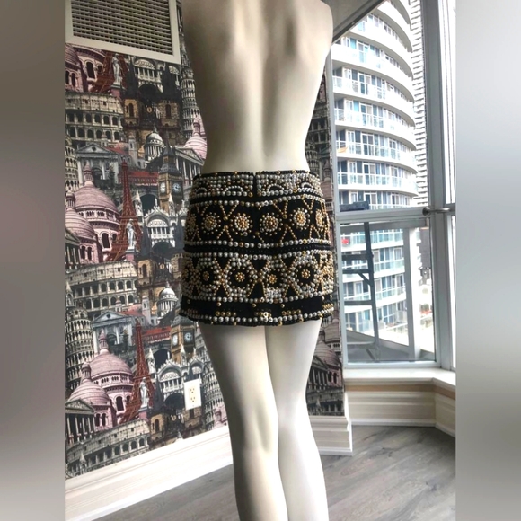 Woman skirt. - Picture 1 of 8